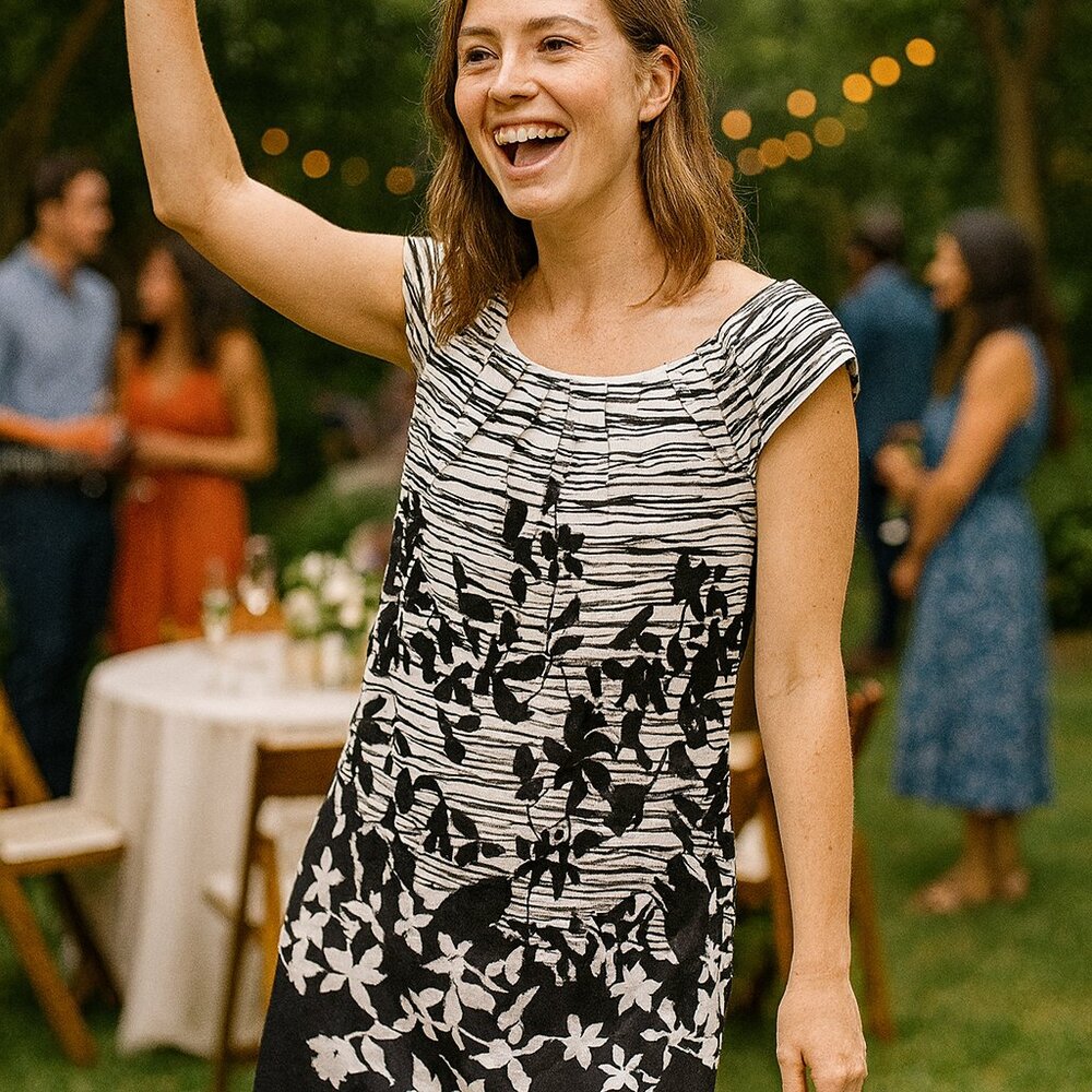 BCBGMaxAzria Black White Floral Cap Sleeve Shift Dress Garden Party‎ Chic Small